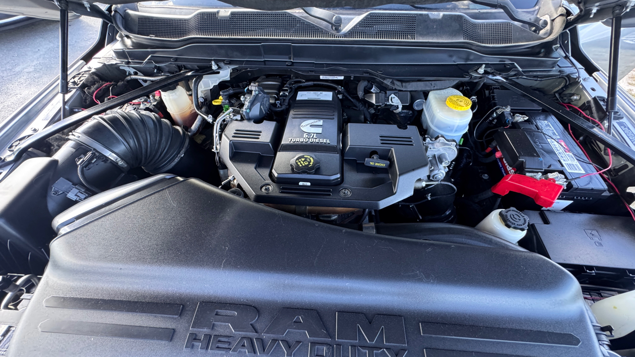 RAM 3500 Tradesman 4x4 Crew Cab 8' Box 2022