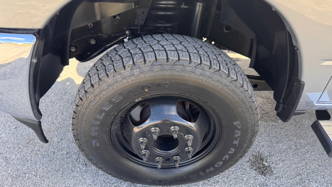 RAM 3500 Tradesman 4x4 Crew Cab 8' Box 2022