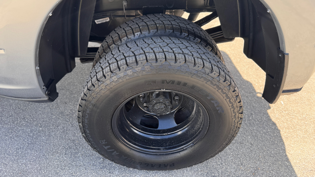 RAM 3500 Tradesman 4x4 Crew Cab 8' Box 2022