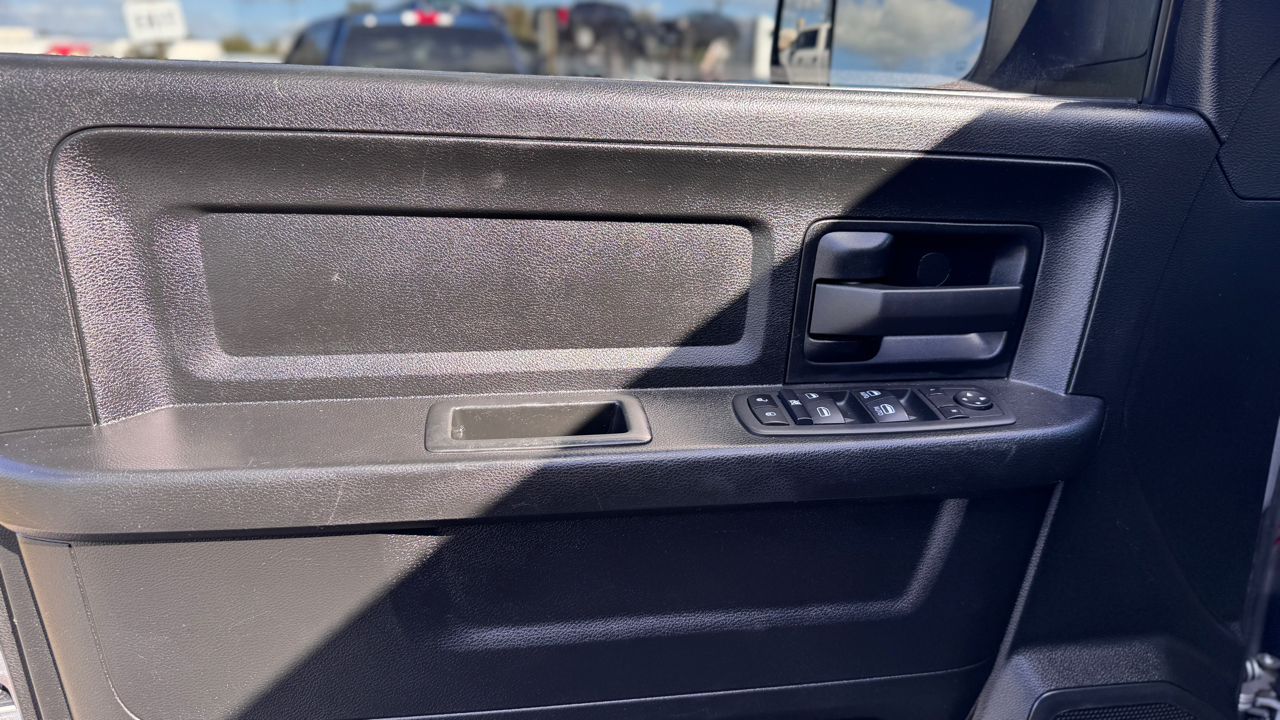 RAM 3500 Tradesman 4x4 Crew Cab 8' Box 2022