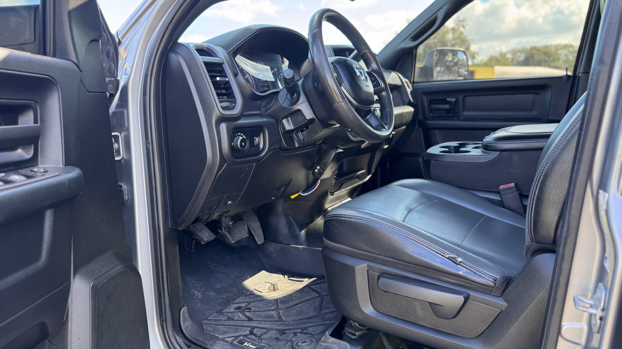 RAM 3500 Tradesman 4x4 Crew Cab 8' Box 2022