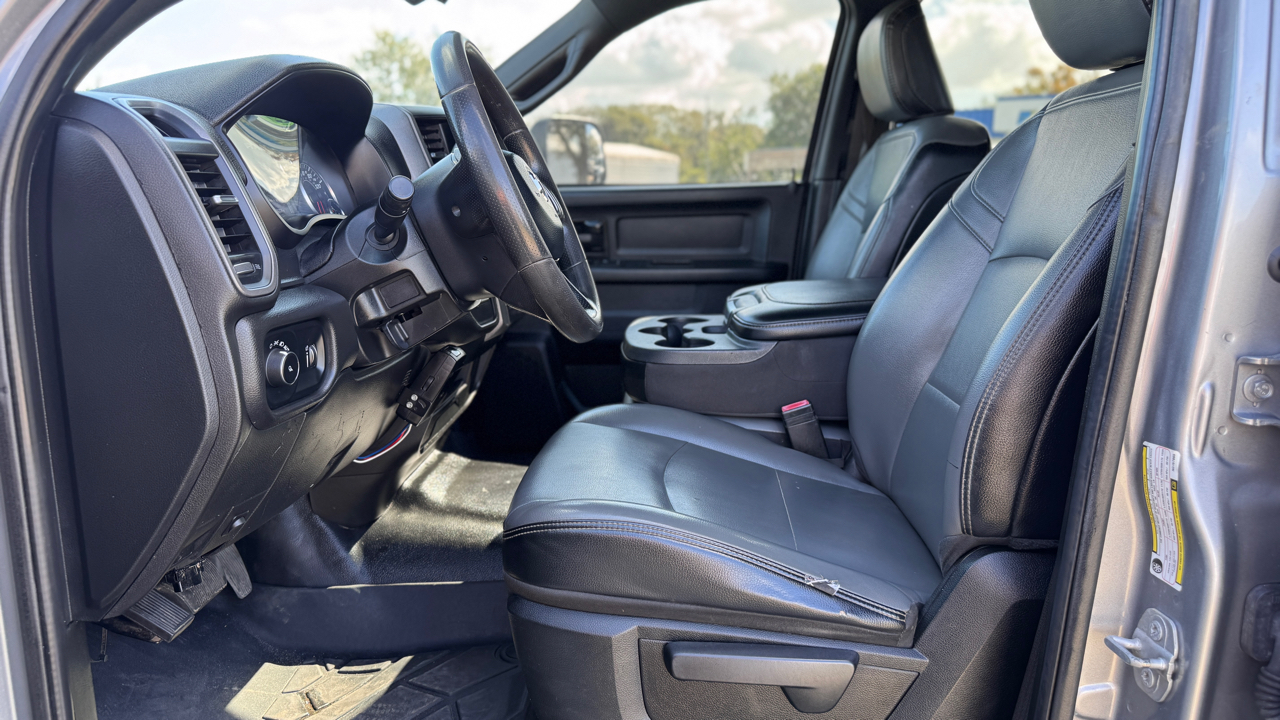 RAM 3500 Tradesman 4x4 Crew Cab 8' Box 2022