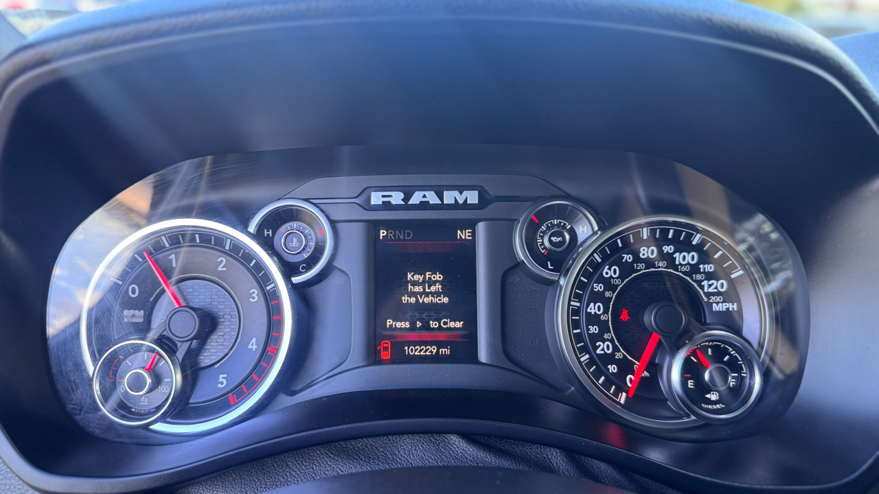 RAM 3500 Tradesman 4x4 Crew Cab 8' Box 2022