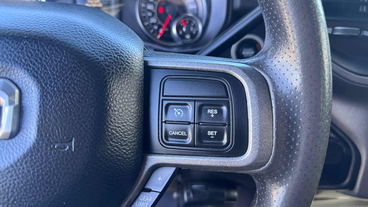 RAM 3500 Tradesman 4x4 Crew Cab 8' Box 2022