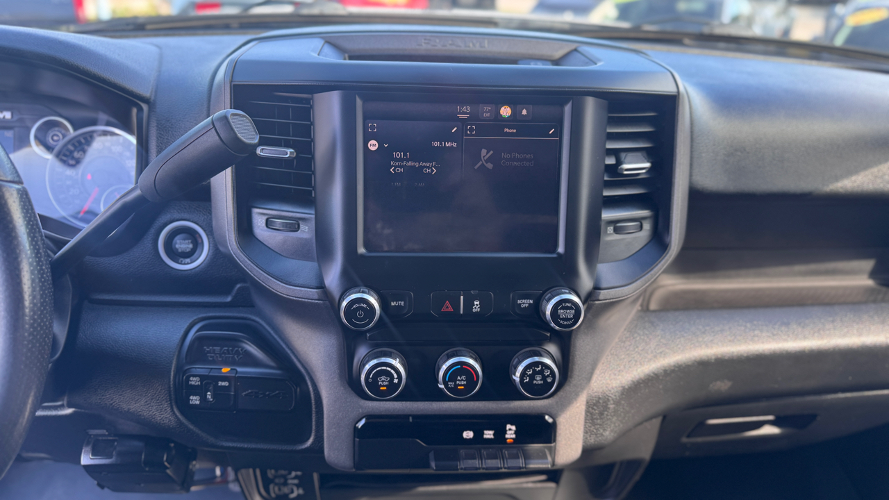 RAM 3500 Tradesman 4x4 Crew Cab 8' Box 2022