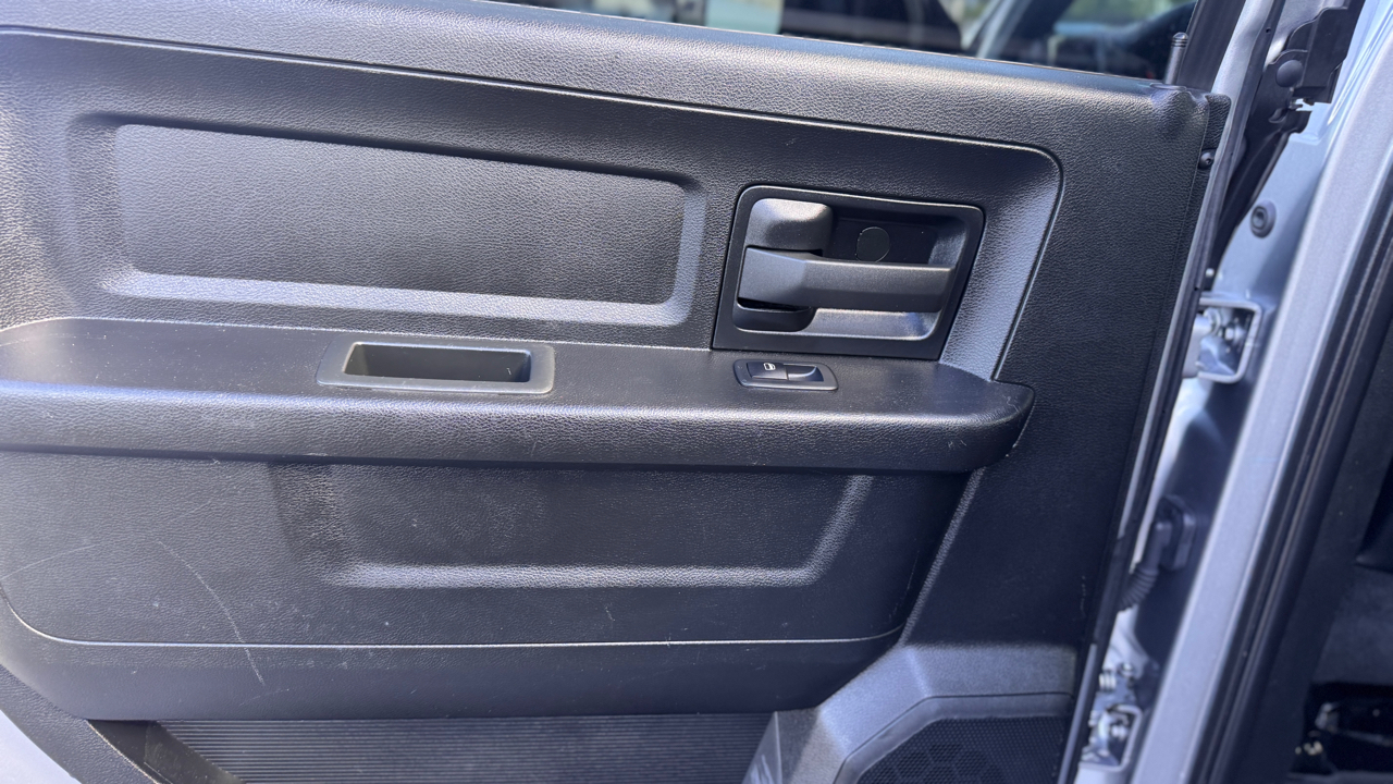 RAM 3500 Tradesman 4x4 Crew Cab 8' Box 2022