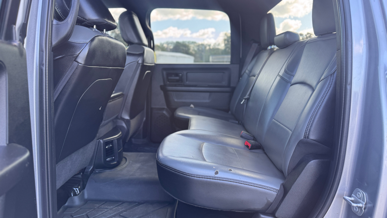 RAM 3500 Tradesman 4x4 Crew Cab 8' Box 2022