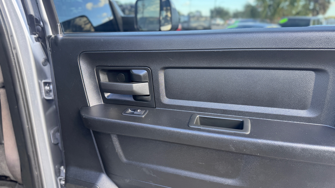 RAM 3500 Tradesman 4x4 Crew Cab 8' Box 2022