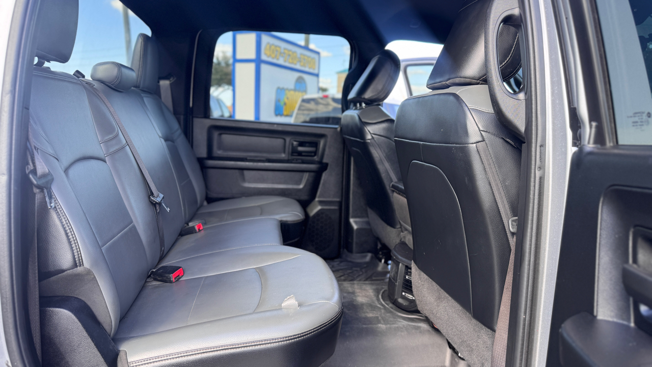 RAM 3500 Tradesman 4x4 Crew Cab 8' Box 2022