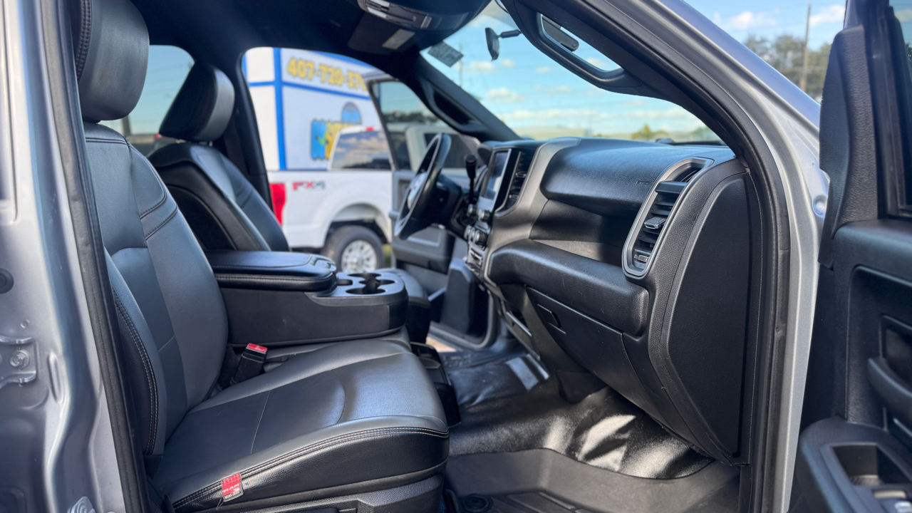 RAM 3500 Tradesman 4x4 Crew Cab 8' Box 2022