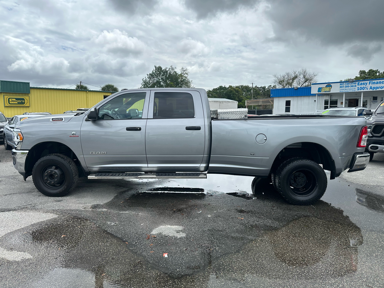 RAM 3500 Tradesman 4x4 Crew Cab 8' Box 2022
