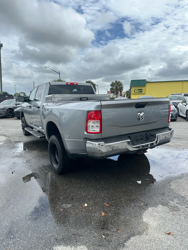 RAM 3500 Tradesman 4x4 Crew Cab 8' Box 2022