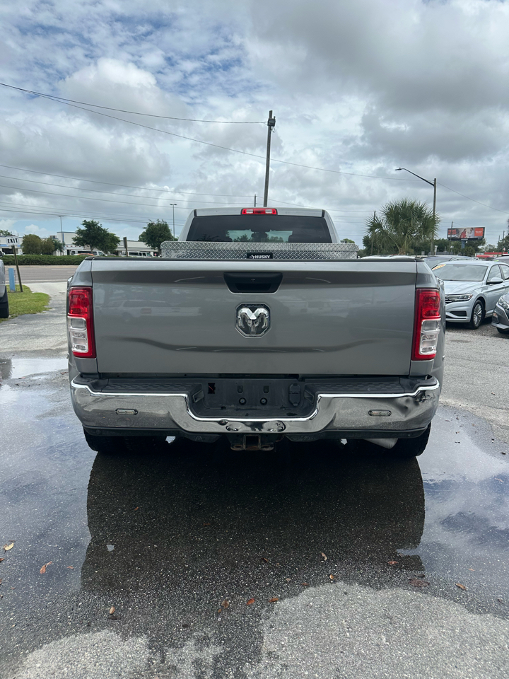 RAM 3500 Tradesman 4x4 Crew Cab 8' Box 2022