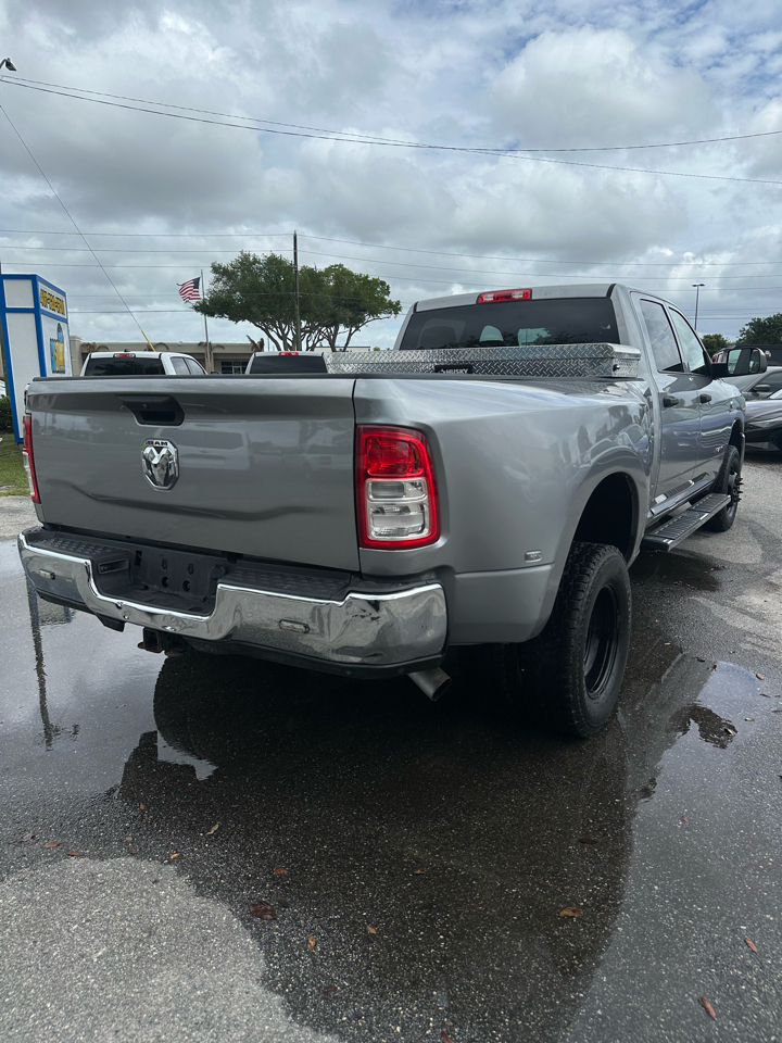 RAM 3500 Tradesman 4x4 Crew Cab 8' Box 2022