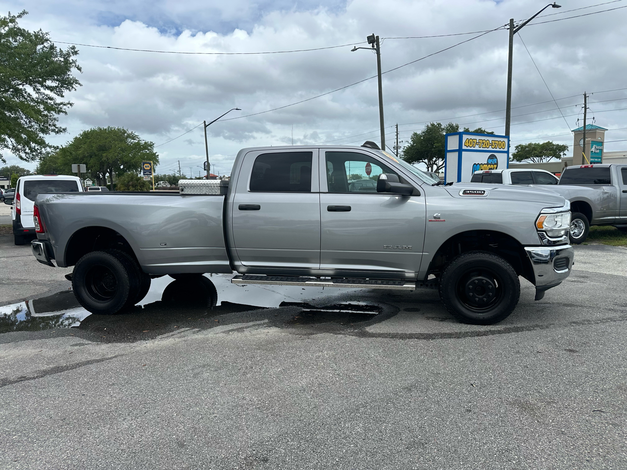 RAM 3500 Tradesman 4x4 Crew Cab 8' Box 2022