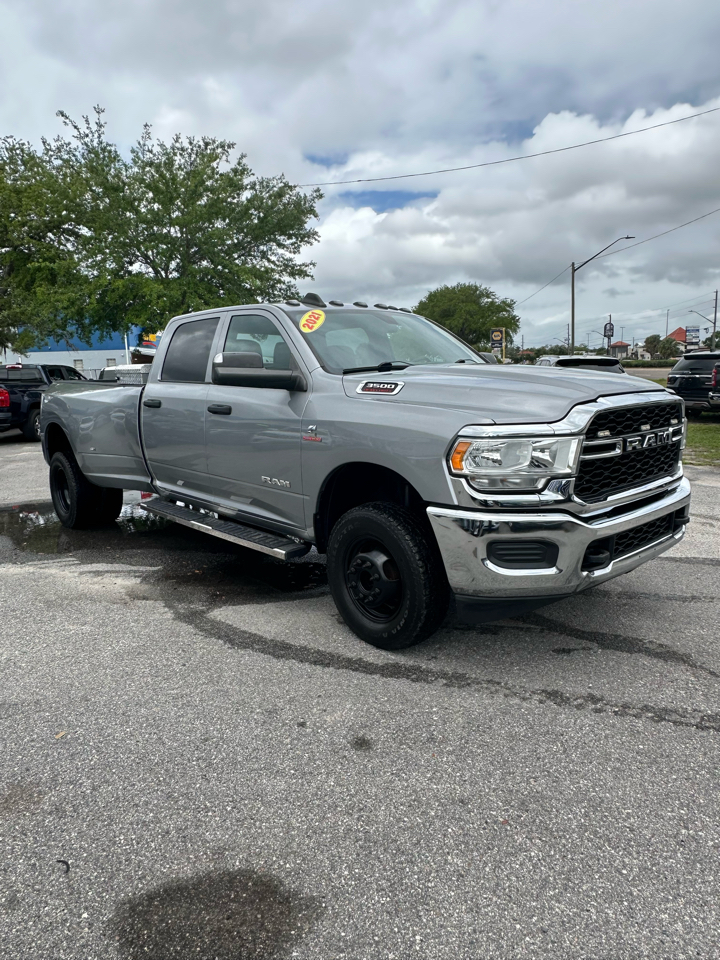 RAM 3500 Tradesman 4x4 Crew Cab 8' Box 2022