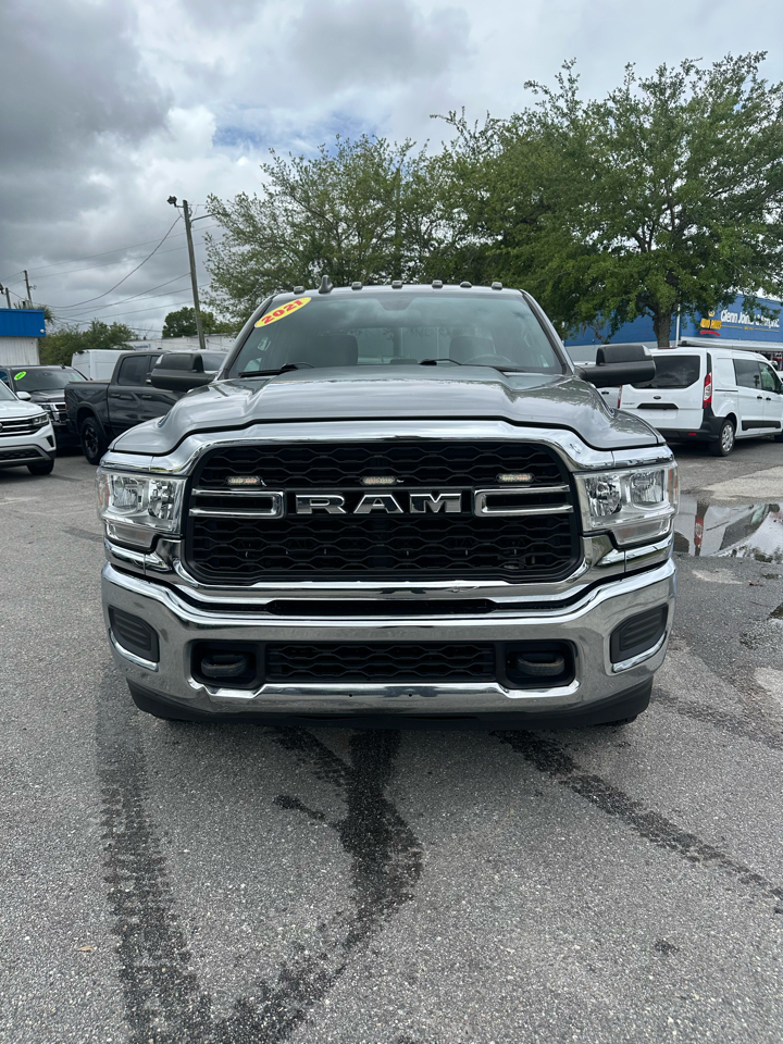 RAM 3500 Tradesman 4x4 Crew Cab 8' Box 2022