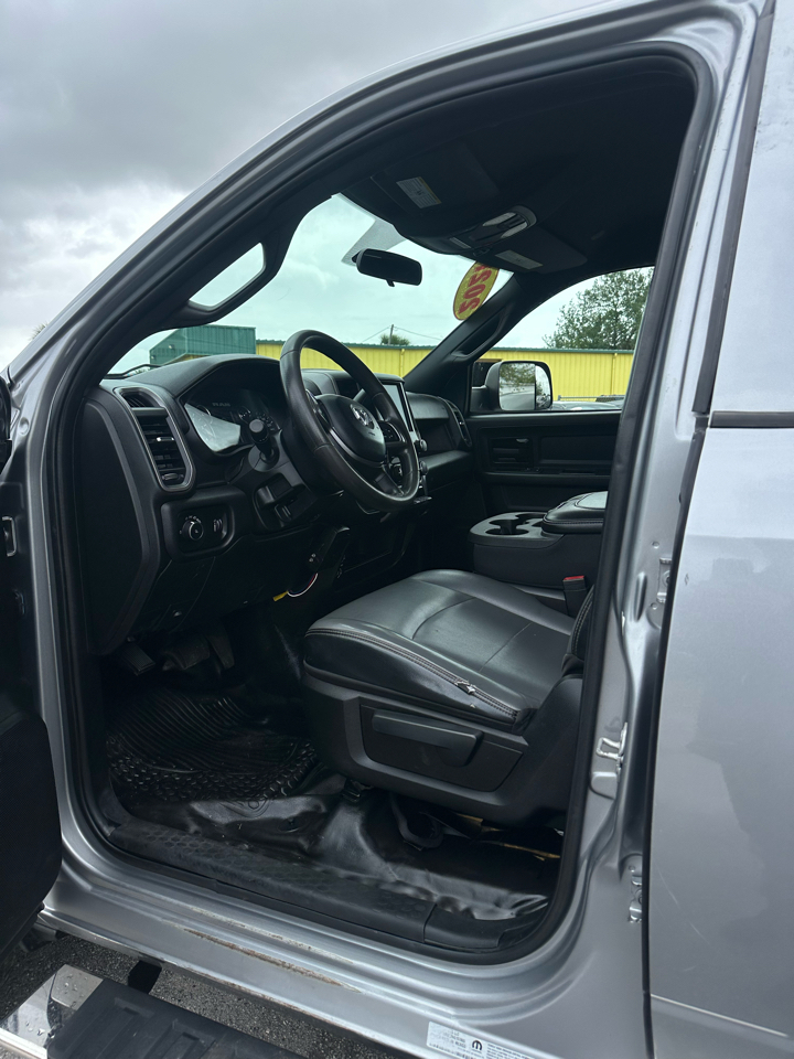 RAM 3500 Tradesman 4x4 Crew Cab 8' Box 2022