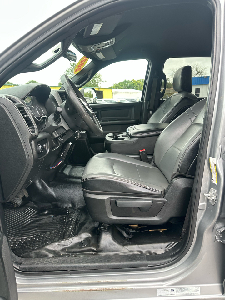 RAM 3500 Tradesman 4x4 Crew Cab 8' Box 2022