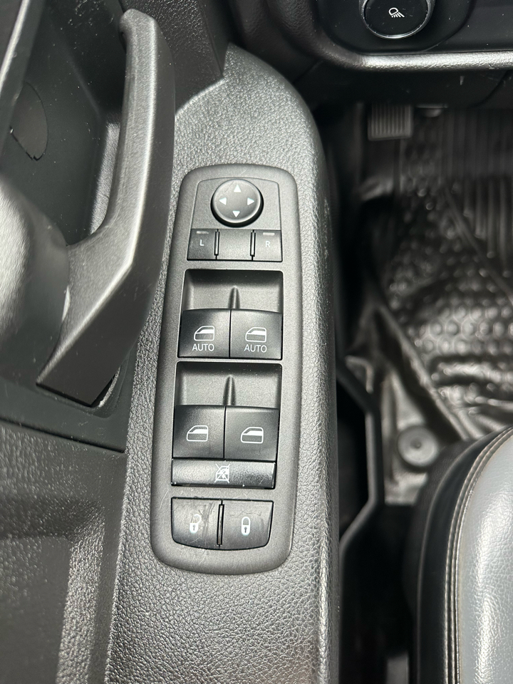 RAM 3500 Tradesman 4x4 Crew Cab 8' Box 2022