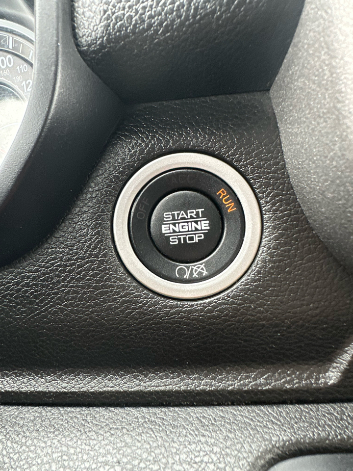 RAM 3500 Tradesman 4x4 Crew Cab 8' Box 2022