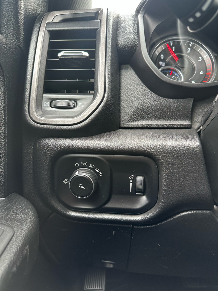 RAM 3500 Tradesman 4x4 Crew Cab 8' Box 2022