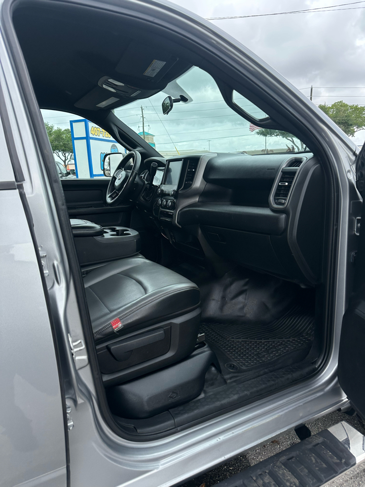 RAM 3500 Tradesman 4x4 Crew Cab 8' Box 2022