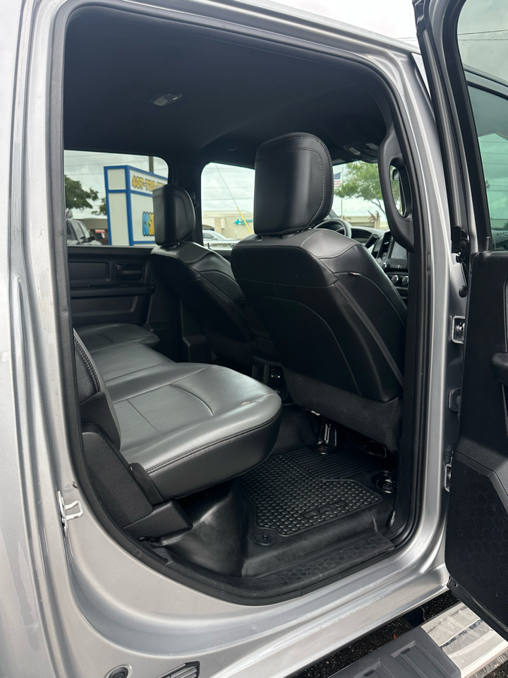 RAM 3500 Tradesman 4x4 Crew Cab 8' Box 2022