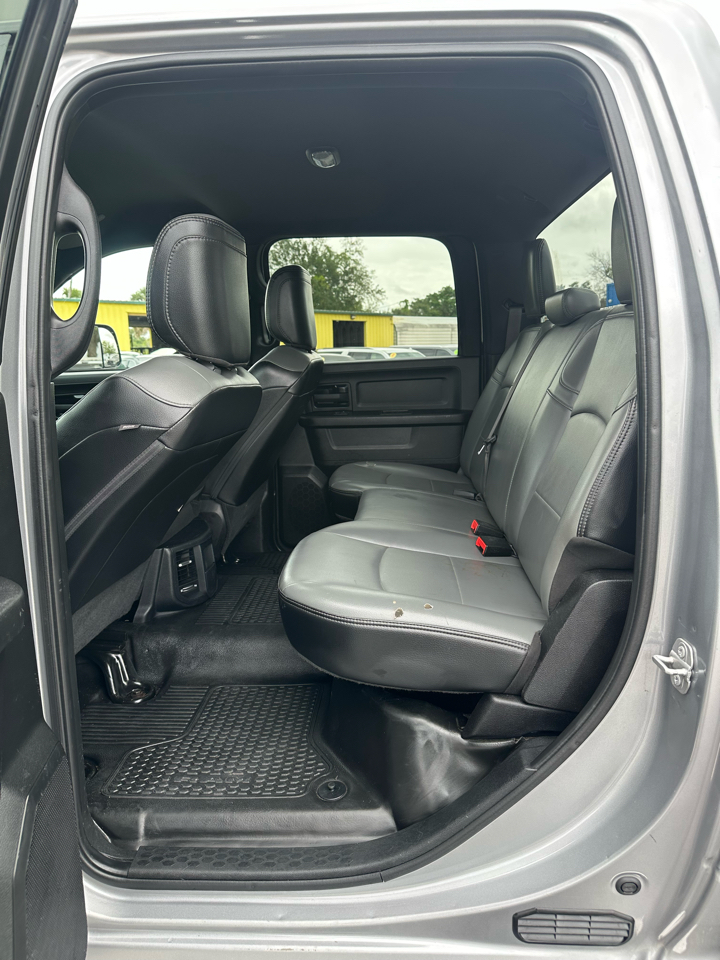 RAM 3500 Tradesman 4x4 Crew Cab 8' Box 2022