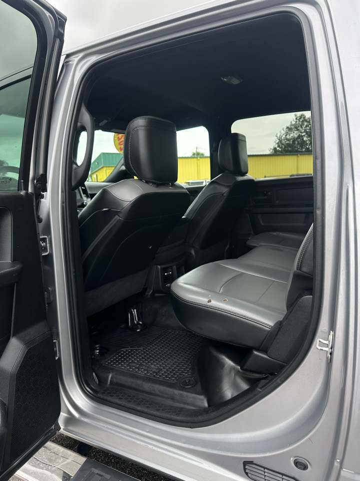 RAM 3500 Tradesman 4x4 Crew Cab 8' Box 2022