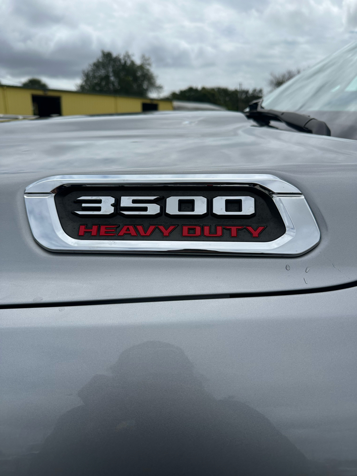 RAM 3500 Tradesman 4x4 Crew Cab 8' Box 2022