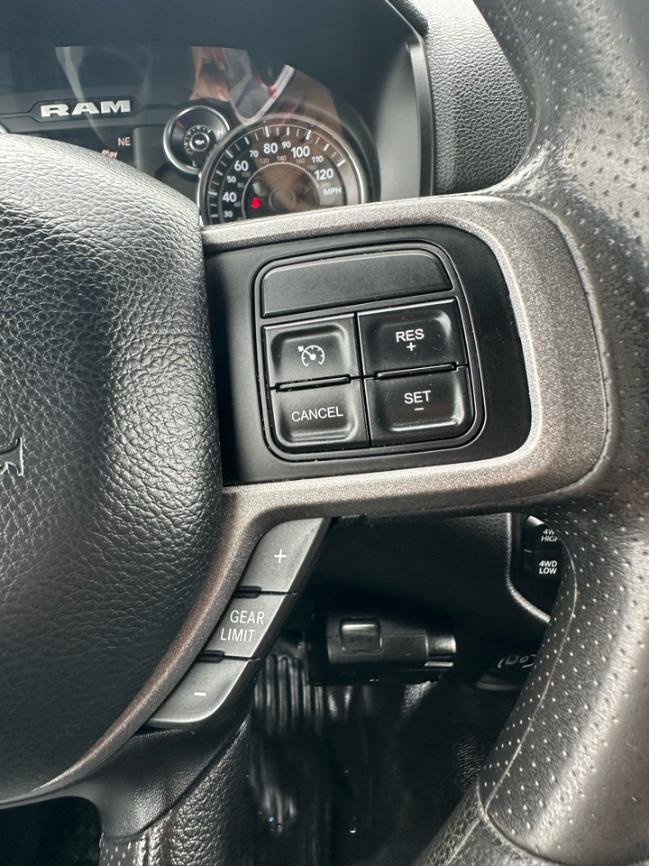 RAM 3500 Tradesman 4x4 Crew Cab 8' Box 2022