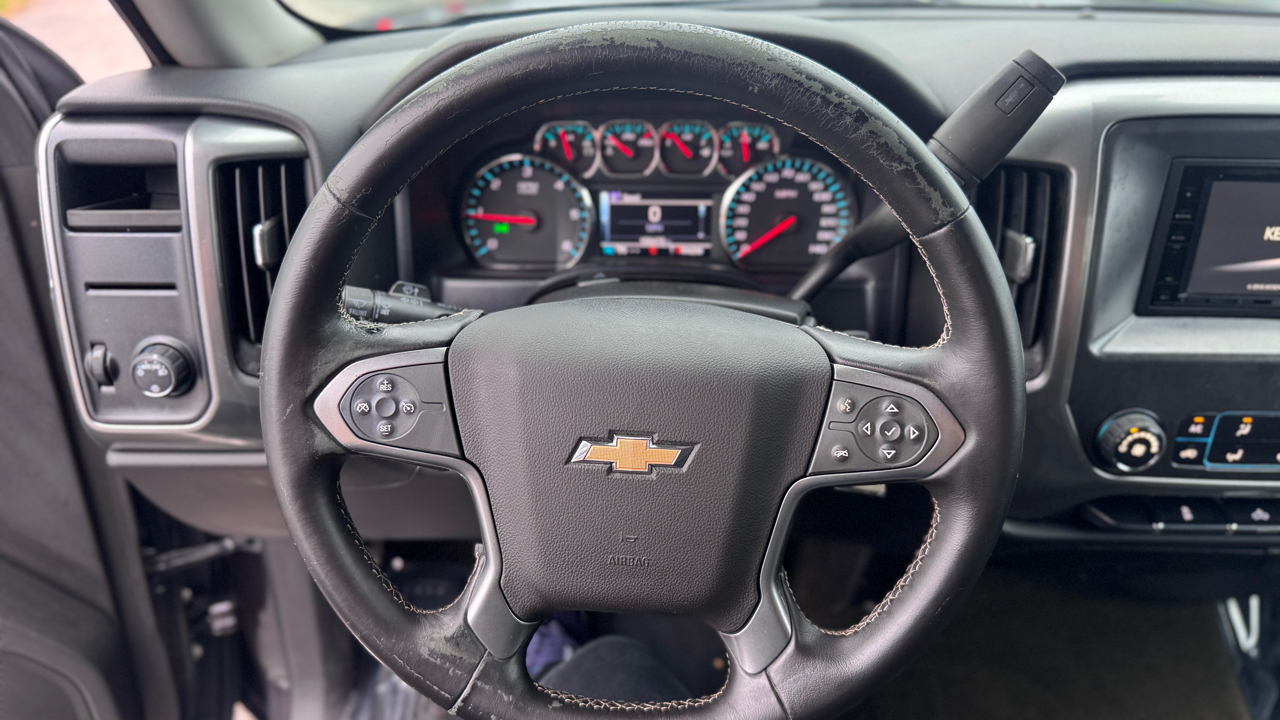 Chevrolet Silverado 1500 2WD Crew Cab 143.5" LT w/1LT 2015