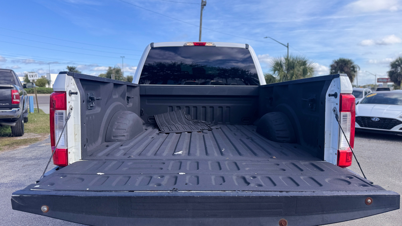 Ford Super Duty F-250 SRW XLT 4WD Crew Cab 8' Box 2019