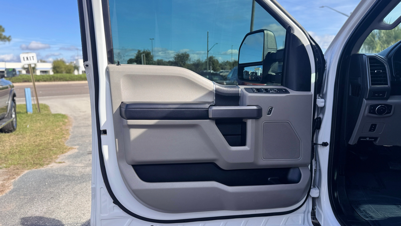 Ford Super Duty F-250 SRW XLT 4WD Crew Cab 8' Box 2019