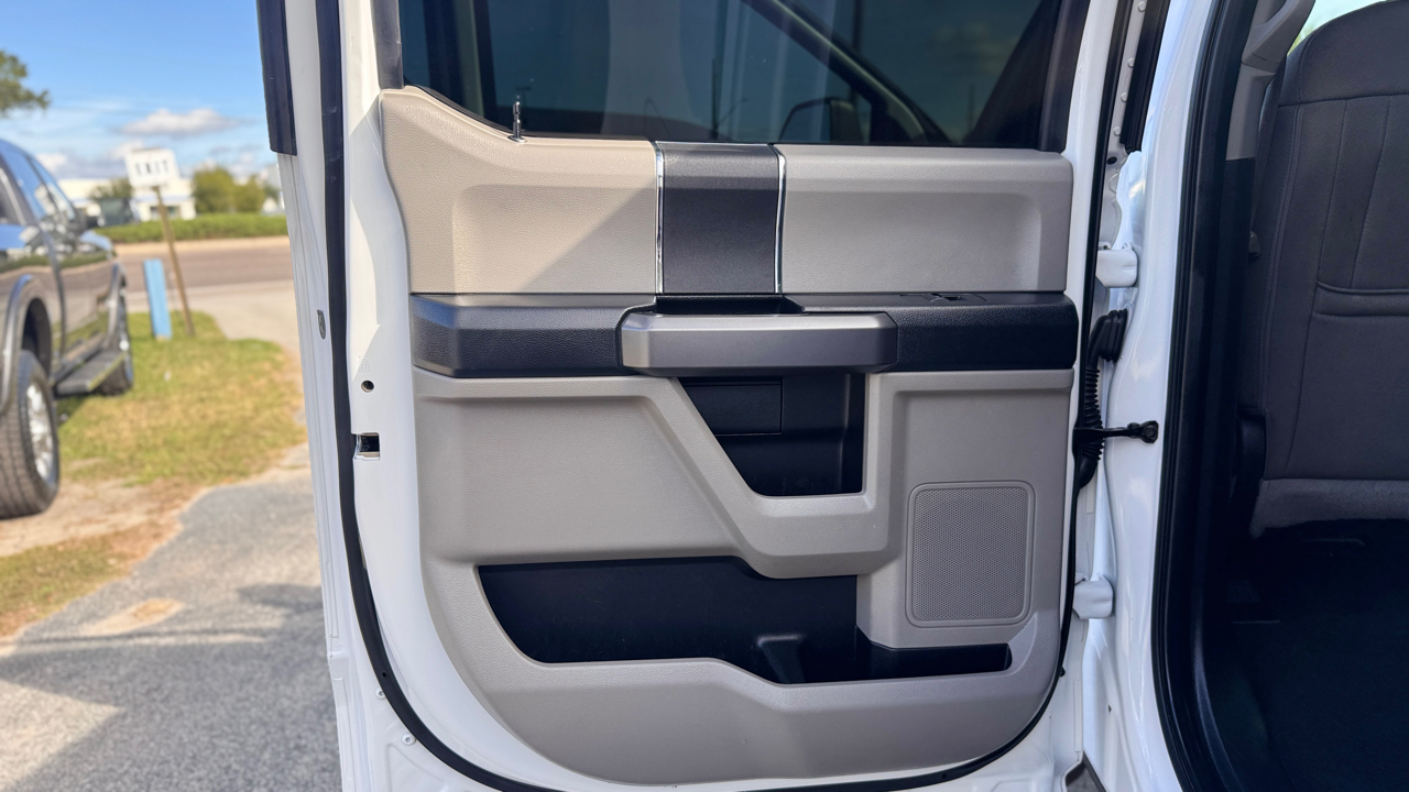 Ford Super Duty F-250 SRW XLT 4WD Crew Cab 8' Box 2019