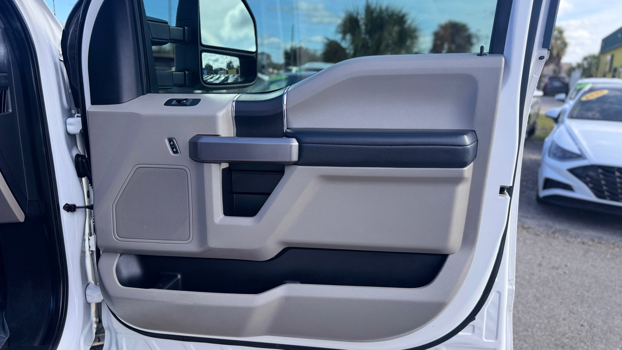 Ford Super Duty F-250 SRW XLT 4WD Crew Cab 8' Box 2019