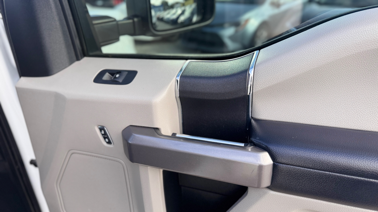 Ford Super Duty F-250 SRW XLT 4WD Crew Cab 8' Box 2019