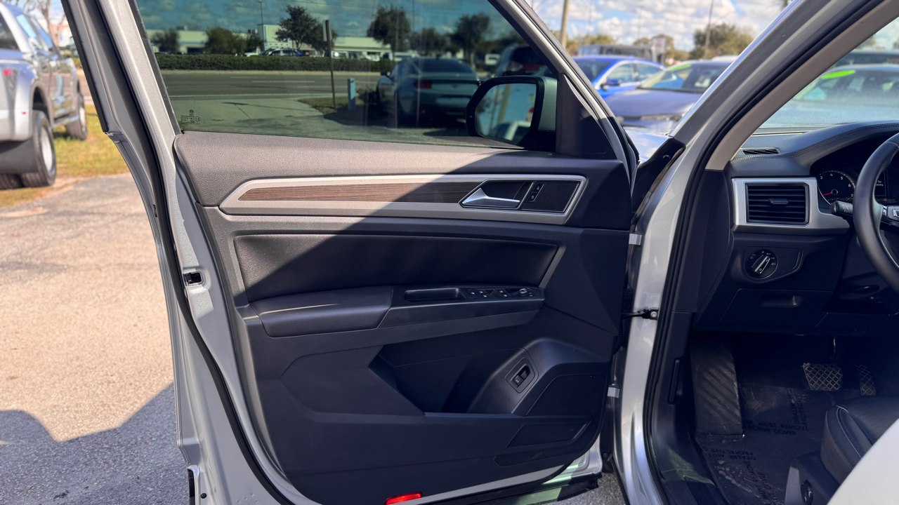 Volkswagen Atlas 3.6L V6 SE w/Technology FWD 2019