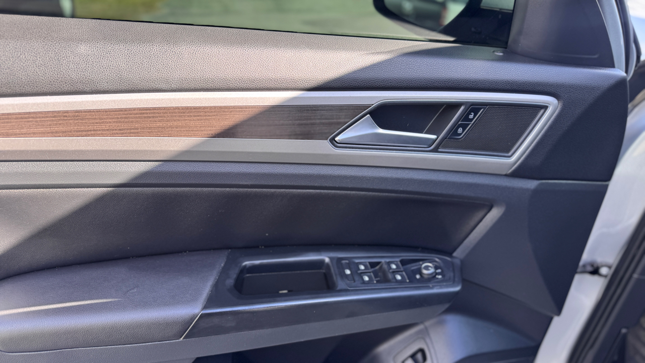 Volkswagen Atlas 3.6L V6 SE w/Technology FWD 2019