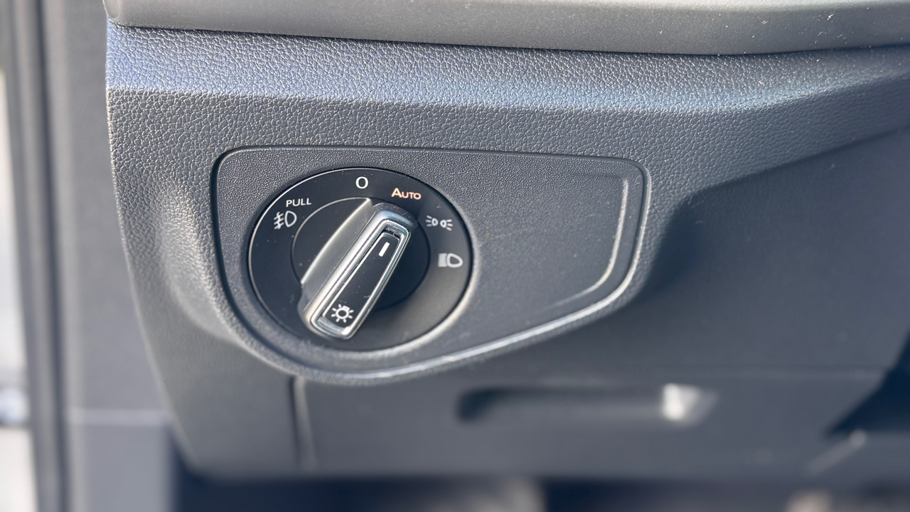 Volkswagen Atlas 3.6L V6 SE w/Technology FWD 2019