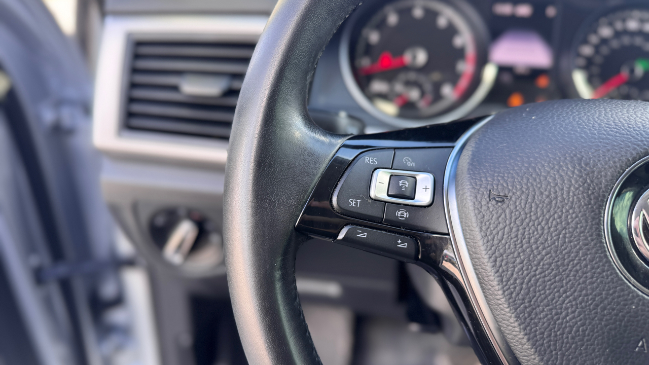 Volkswagen Atlas 3.6L V6 SE w/Technology FWD 2019