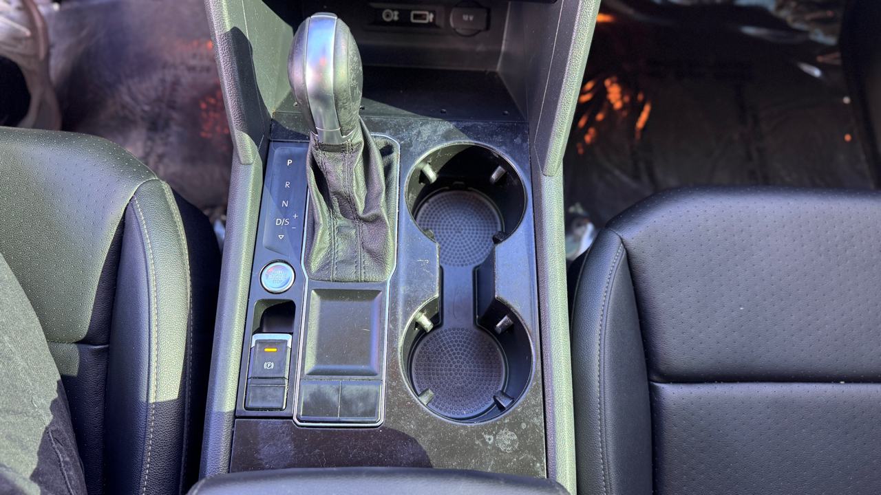 Volkswagen Atlas 3.6L V6 SE w/Technology FWD 2019