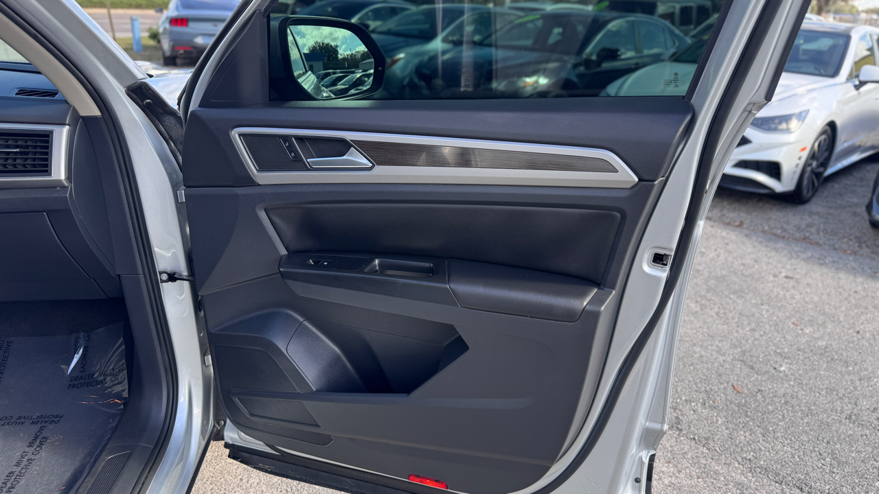 Volkswagen Atlas 3.6L V6 SE w/Technology FWD 2019