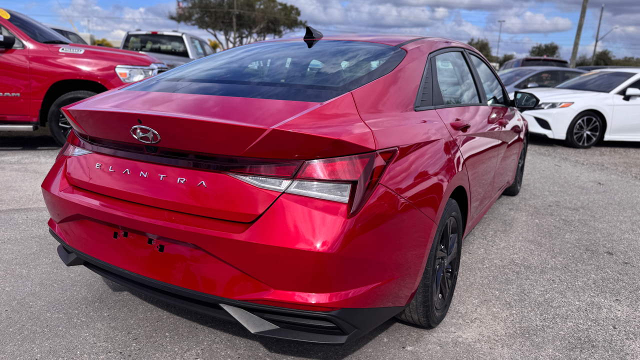 Hyundai Elantra SEL Auto 2021