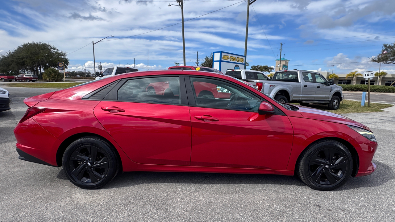 Hyundai Elantra SEL Auto 2021