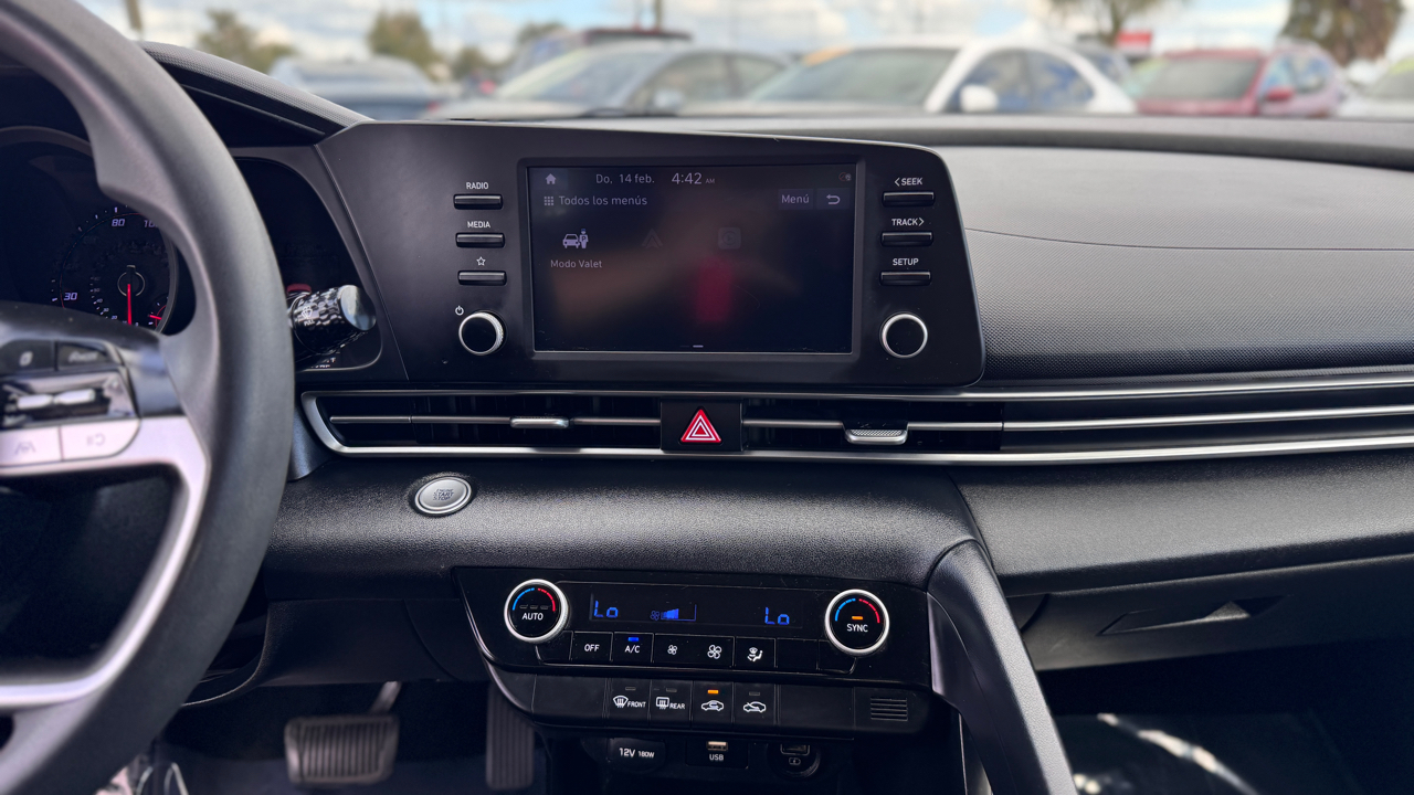 Hyundai Elantra SEL Auto 2021