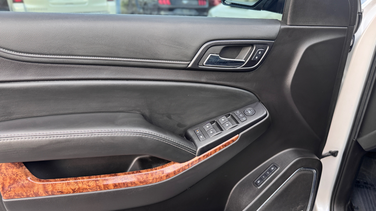 Chevrolet Suburban 2WD 4dr 1500 LTZ 2016