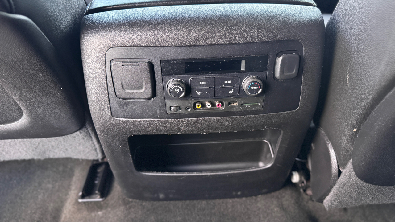 Chevrolet Suburban 2WD 4dr 1500 LTZ 2016