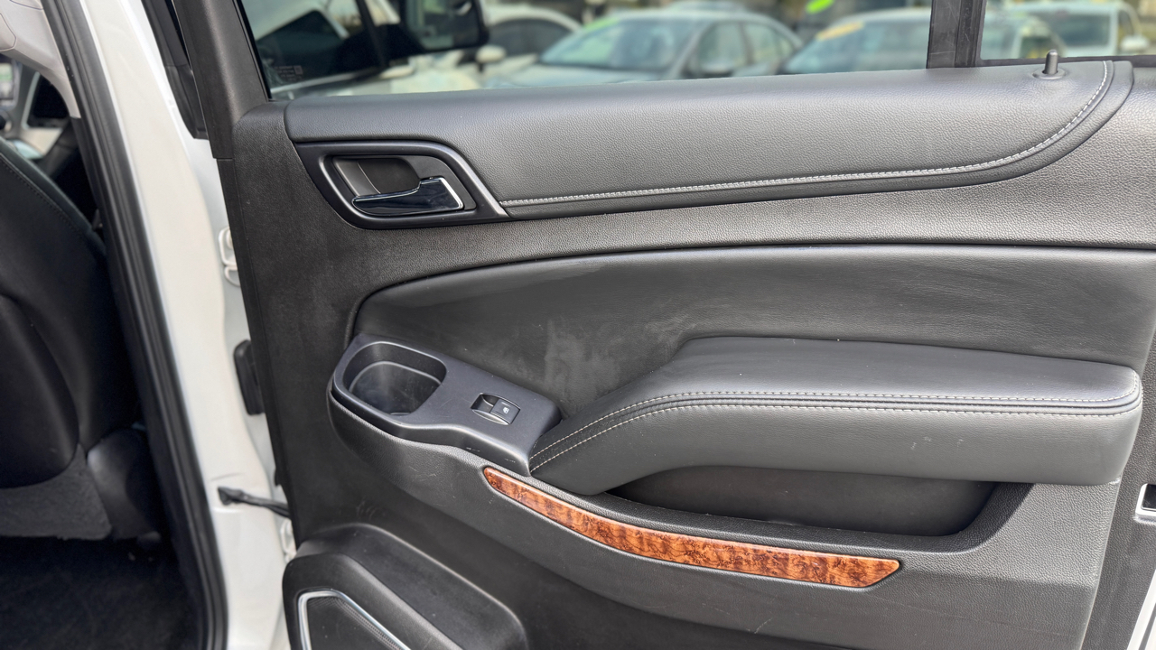 Chevrolet Suburban 2WD 4dr 1500 LTZ 2016